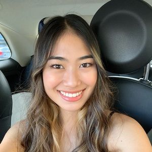 Meet your Posher, Cynthia